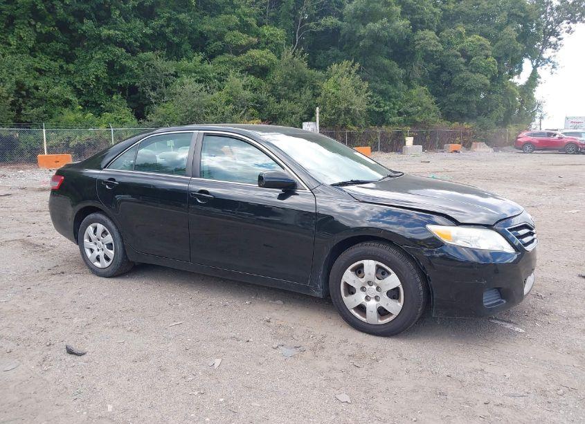 2011 Toyota Camry LE (VIN 4T4BF3EK8BR199928) main photo