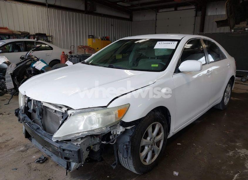 Photo 2 of 2011 Toyota Camry LE (VIN 4T4BF3EK8BR206974)