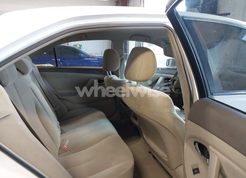 Photo 8 of 2011 Toyota Camry LE (VIN 4T4BF3EK8BR206974)