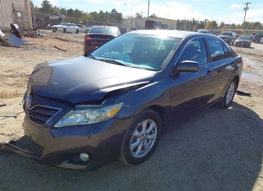 Photo 2 of 2011 Toyota Camry LE (VIN 4T4BF3EK8BR212497)