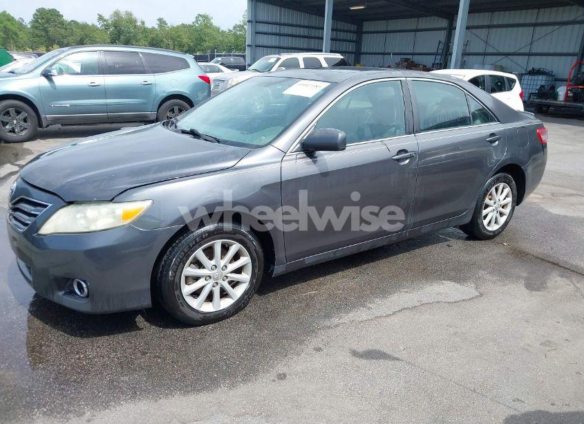 Photo 2 of 2011 Toyota Camry XLE (VIN 4T4BF3EK8BR212757)