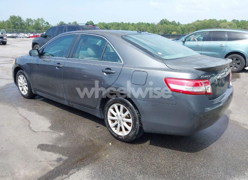 Photo 3 of 2011 Toyota Camry XLE (VIN 4T4BF3EK8BR212757)