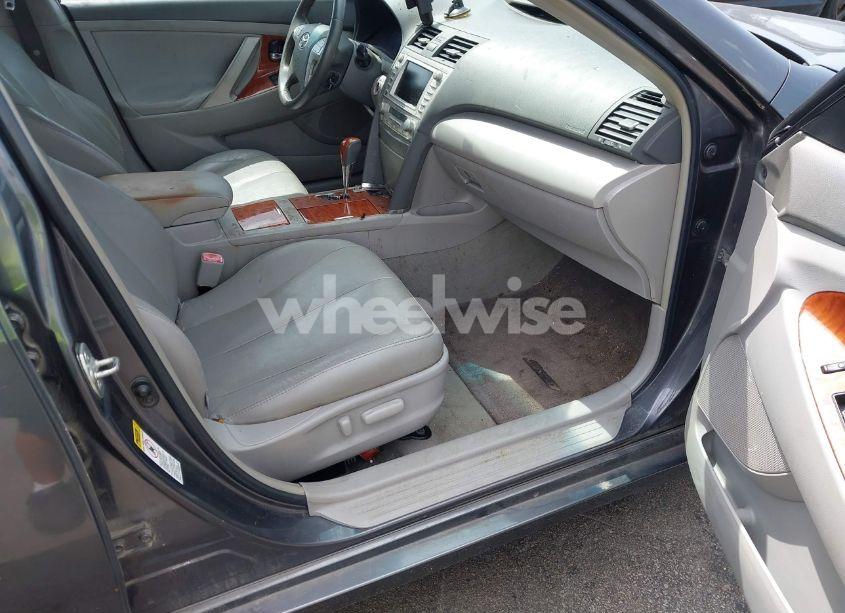 Photo 5 of 2011 Toyota Camry XLE (VIN 4T4BF3EK8BR212757)