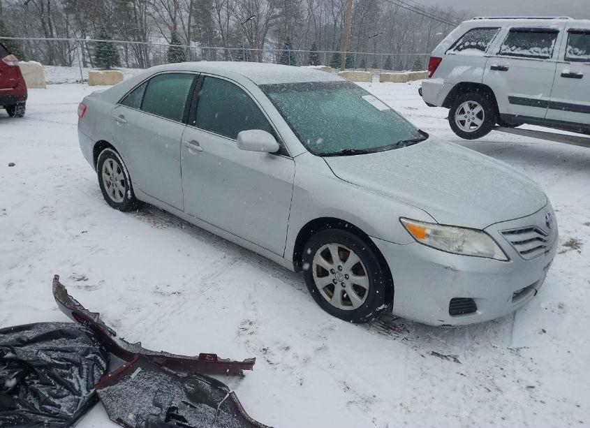 2011 Toyota Camry LE (VIN 4T4BF3EK8BR218851) main photo