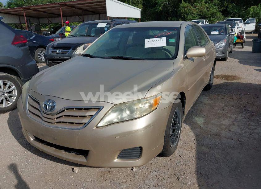 Photo 2 of 2010 Toyota Camry LE (VIN 4T4BF3EK9AR011691)