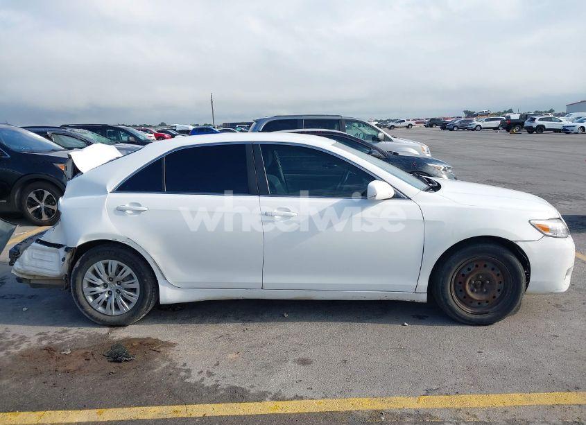 Photo 13 of 2010 Toyota Camry LE (VIN 4T4BF3EK9AR016647)