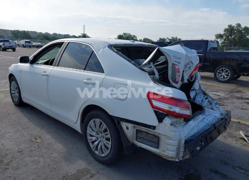 Photo 3 of 2010 Toyota Camry LE (VIN 4T4BF3EK9AR016647)