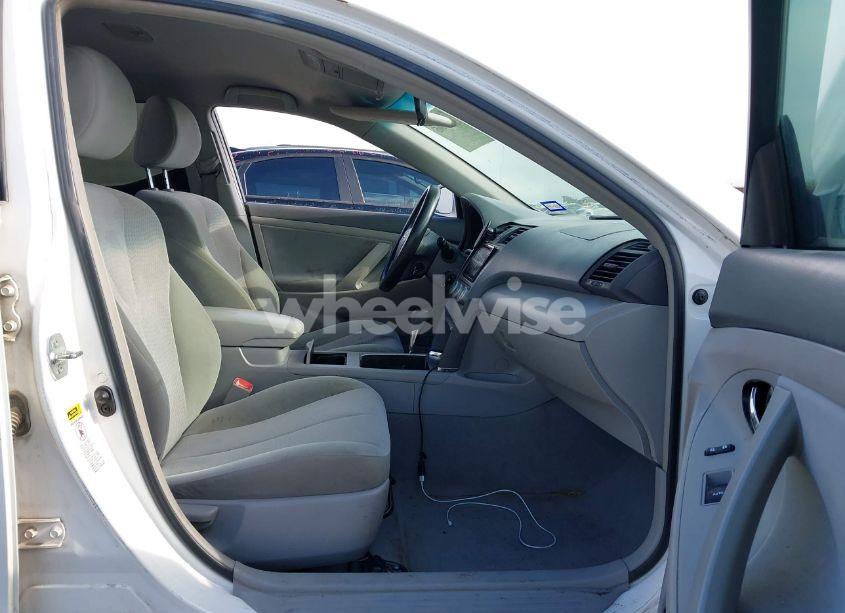 Photo 5 of 2010 Toyota Camry LE (VIN 4T4BF3EK9AR016647)