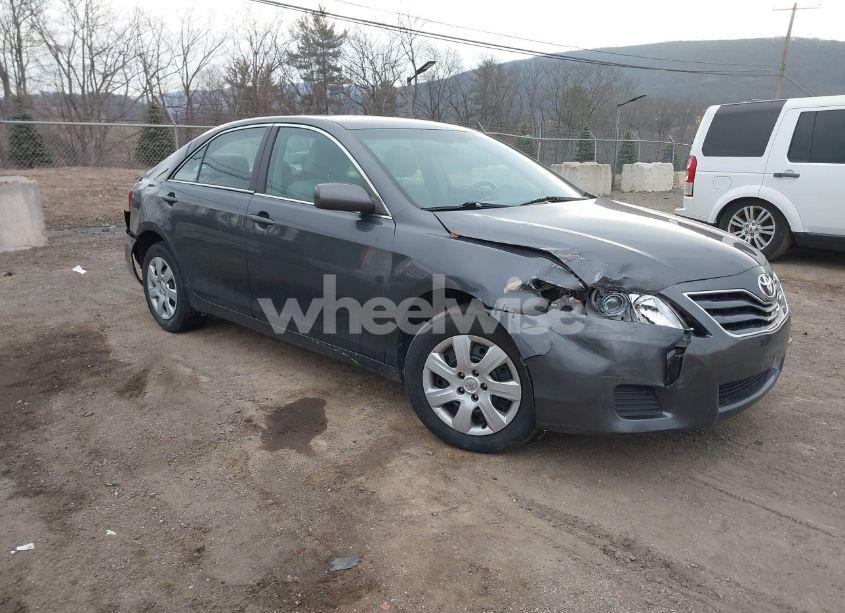 2010 Toyota Camry LE (VIN 4T4BF3EK9AR016907) main photo