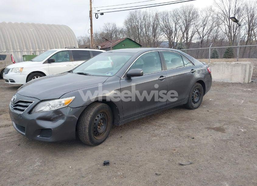 Photo 2 of 2010 Toyota Camry LE (VIN 4T4BF3EK9AR016907)