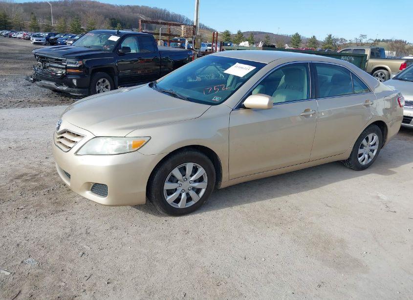 Photo 2 of 2010 Toyota Camry LE (VIN 4T4BF3EK9AR021752)