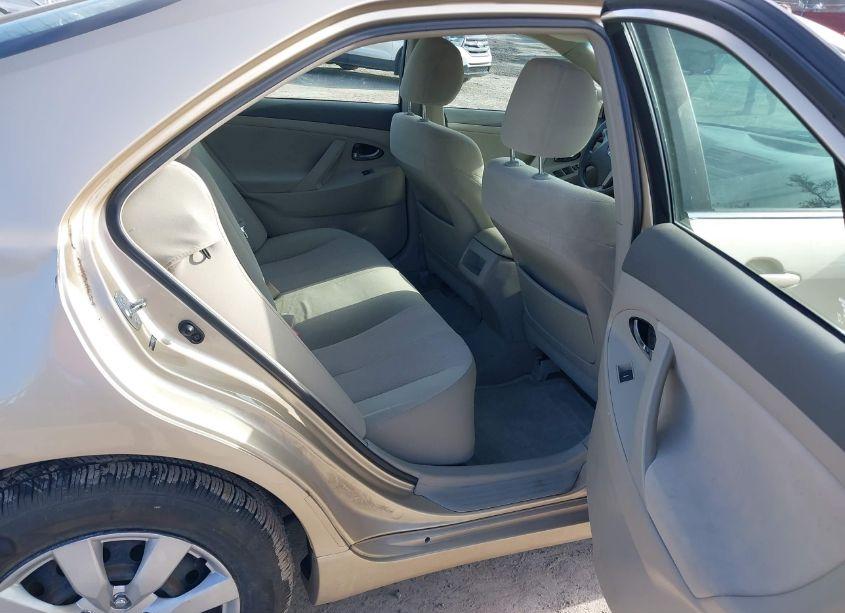 Photo 8 of 2010 Toyota Camry LE (VIN 4T4BF3EK9AR021752)