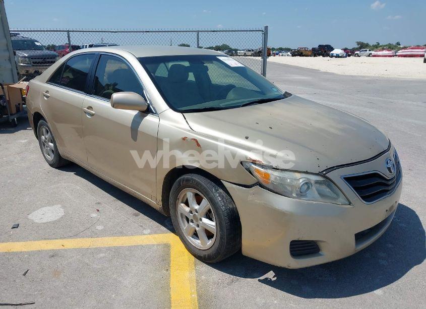 2010 Toyota Camry LE (VIN 4T4BF3EK9AR054735) main photo