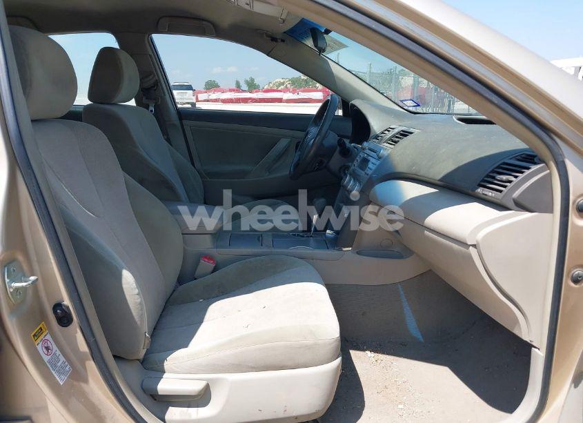 Photo 5 of 2010 Toyota Camry LE (VIN 4T4BF3EK9AR054735)