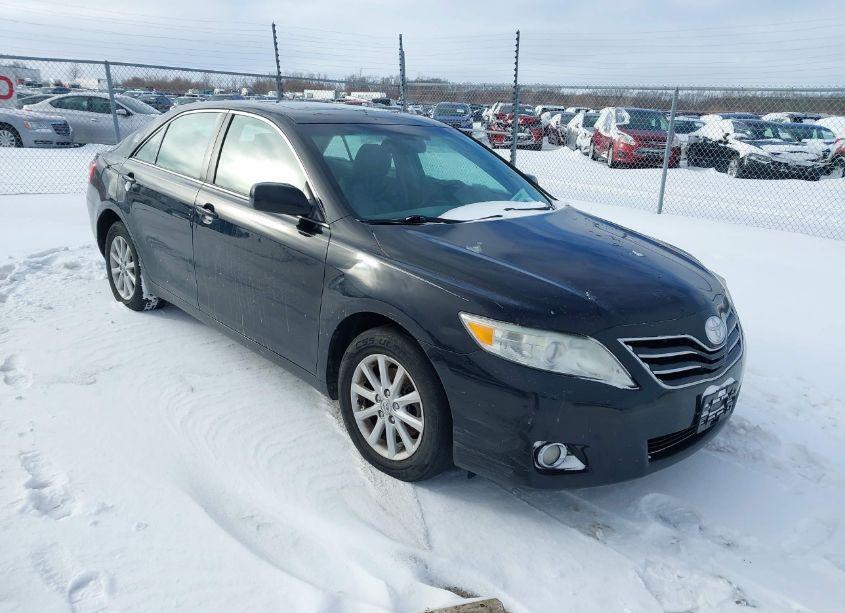 2010 Toyota Camry XLE (VIN 4T4BF3EK9AR062043) main photo
