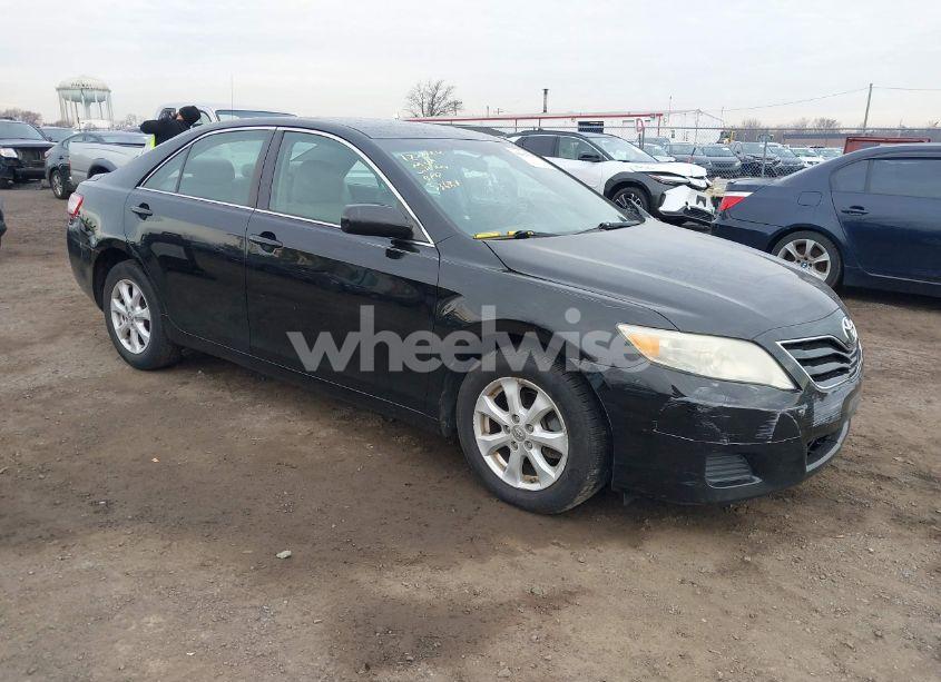 2010 Toyota Camry LE (VIN 4T4BF3EK9AR067839) main photo