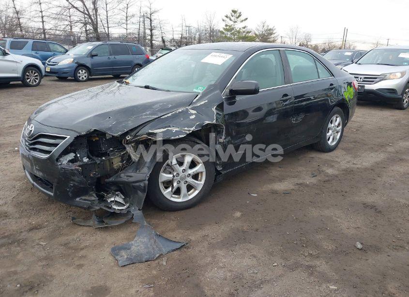 Photo 2 of 2010 Toyota Camry LE (VIN 4T4BF3EK9AR067839)