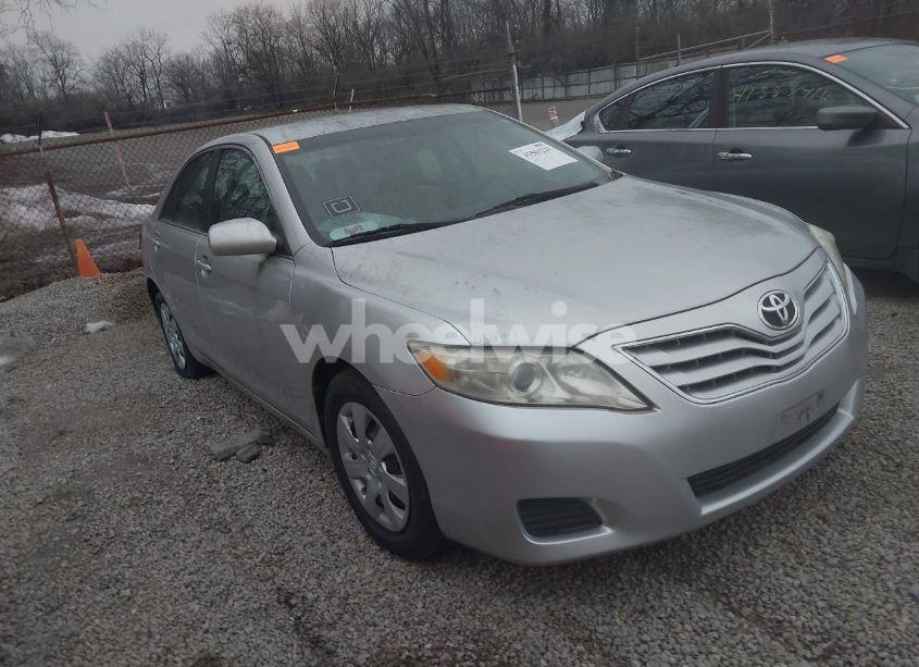 2010 Toyota Camry LE (VIN 4T4BF3EK9AR074256) main photo