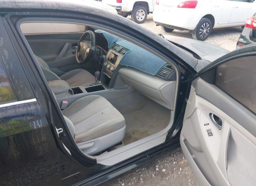 Photo 5 of 2010 Toyota Camry LE (VIN 4T4BF3EK9AR077786)