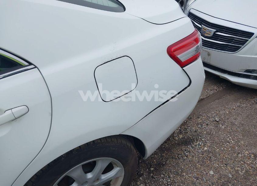 Photo 12 of 2010 Toyota Camry LE (VIN 4T4BF3EK9AR086343)