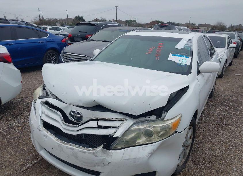 Photo 2 of 2010 Toyota Camry LE (VIN 4T4BF3EK9AR086343)