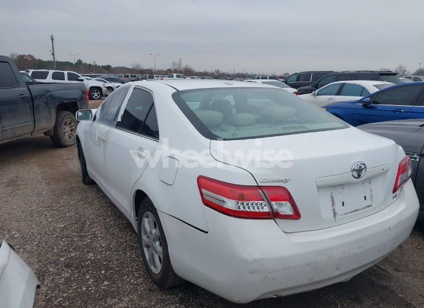 Photo 3 of 2010 Toyota Camry LE (VIN 4T4BF3EK9AR086343)