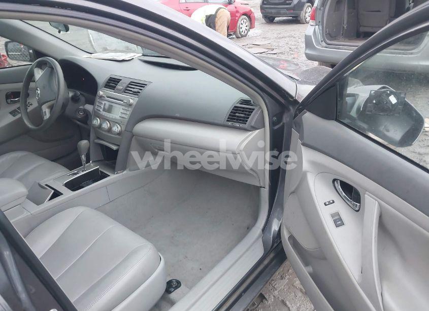 Photo 5 of 2011 Toyota Camry LE (VIN 4T4BF3EK9BR094203)