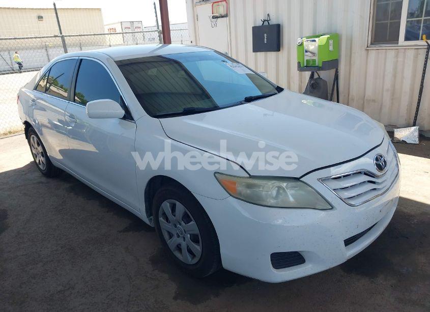 2011 Toyota Camry LE (VIN 4T4BF3EK9BR094976) main photo
