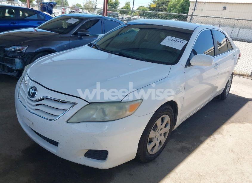 Photo 2 of 2011 Toyota Camry LE (VIN 4T4BF3EK9BR094976)