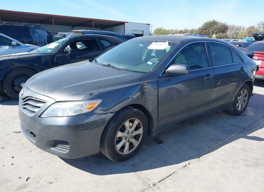 Photo 2 of 2011 Toyota Camry LE (VIN 4T4BF3EK9BR135798)