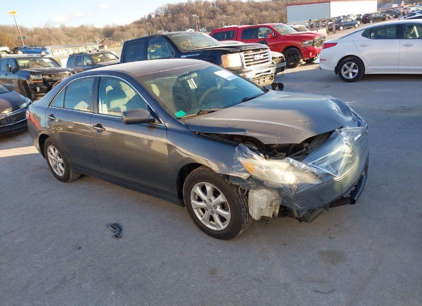 2011 Toyota Camry LE (VIN 4T4BF3EK9BR143545) main photo
