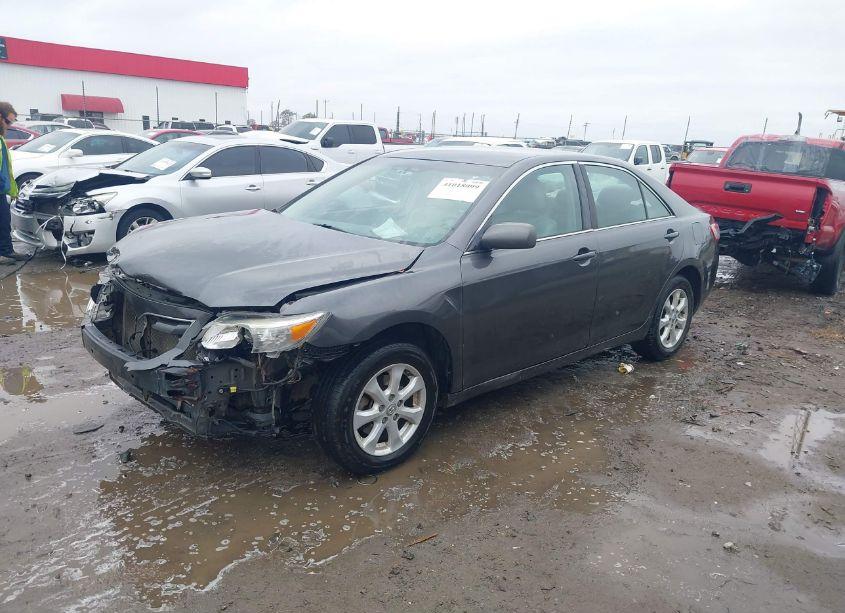 Photo 2 of 2011 Toyota Camry LE (VIN 4T4BF3EK9BR162905)