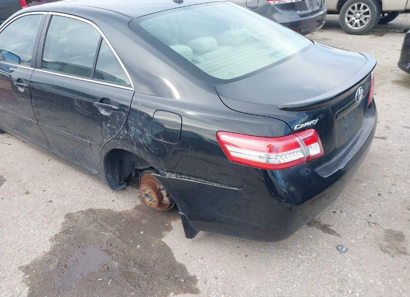 Photo 6 of 2011 Toyota Camry LE (VIN 4T4BF3EK9BR167960)