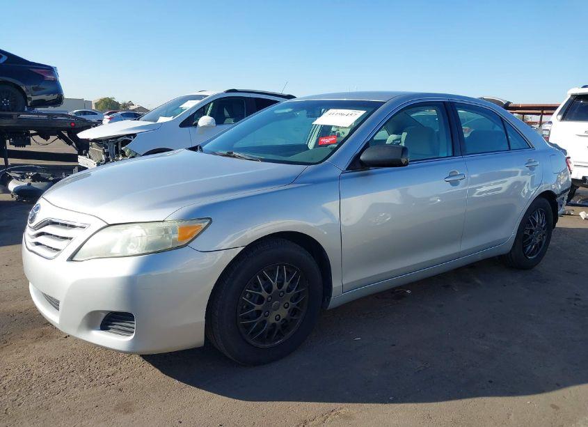 Photo 2 of 2011 Toyota Camry LE (VIN 4T4BF3EK9BR173595)