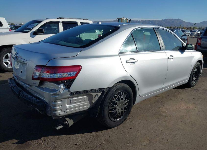 Photo 4 of 2011 Toyota Camry LE (VIN 4T4BF3EK9BR173595)