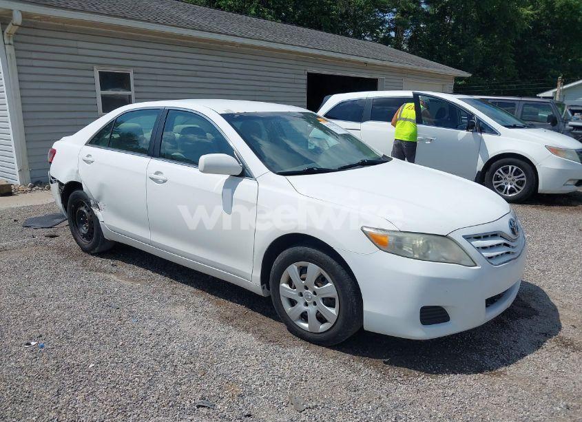 2011 Toyota Camry LE (VIN 4T4BF3EK9BR190977) main photo