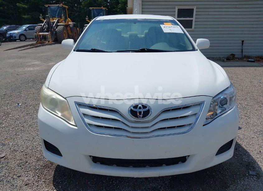Photo 13 of 2011 Toyota Camry LE (VIN 4T4BF3EK9BR190977)