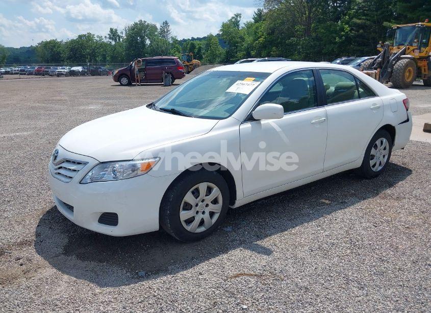 Photo 2 of 2011 Toyota Camry LE (VIN 4T4BF3EK9BR190977)