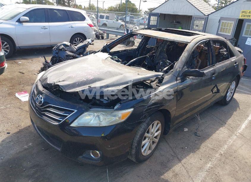 Photo 2 of 2011 Toyota Camry XLE (VIN 4T4BF3EK9BR194043)