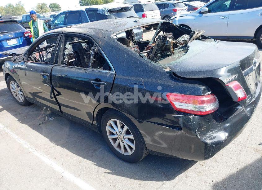 Photo 3 of 2011 Toyota Camry XLE (VIN 4T4BF3EK9BR194043)