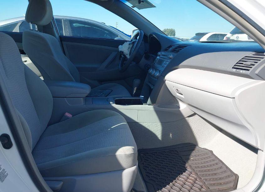 Photo 5 of 2011 Toyota Camry LE (VIN 4T4BF3EK9BR202819)