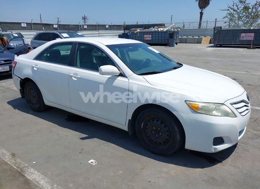 2011 Toyota Camry LE (VIN 4T4BF3EK9BR212427) main photo