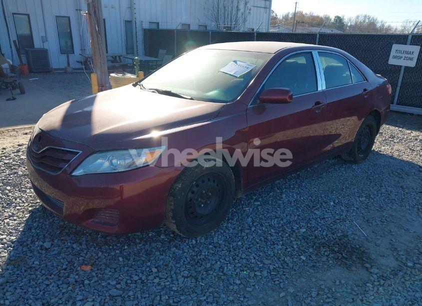 Photo 2 of 2011 Toyota Camry LE (VIN 4T4BF3EK9BR215747)