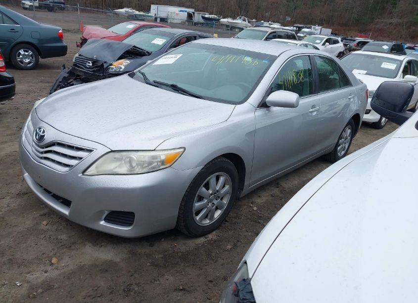Photo 2 of 2010 Toyota Camry LE (VIN 4T4BF3EKXAR031383)