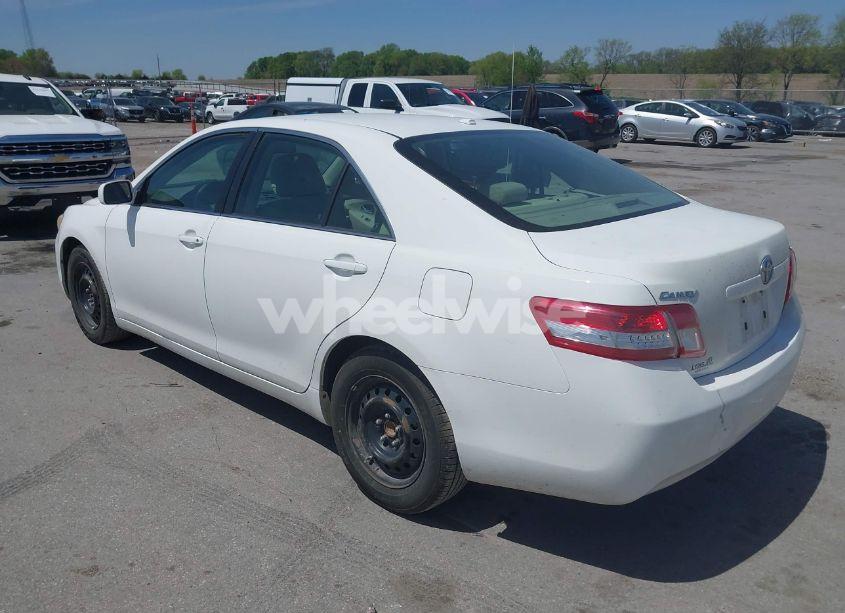 Photo 3 of 2010 Toyota Camry LE (VIN 4T4BF3EKXAR042433)