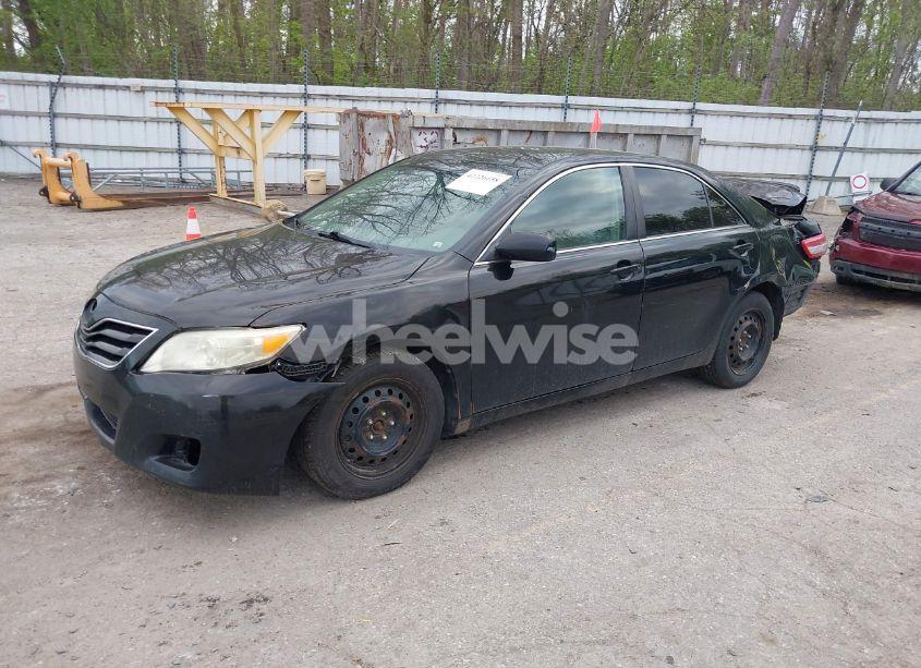 Photo 2 of 2010 Toyota Camry LE (VIN 4T4BF3EKXAR056638)