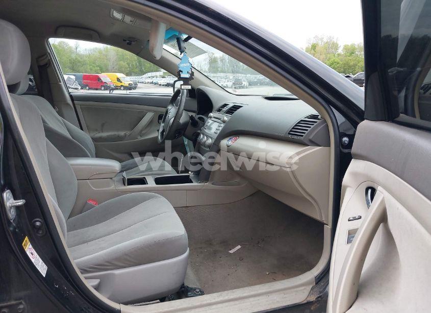 Photo 5 of 2010 Toyota Camry LE (VIN 4T4BF3EKXAR056638)