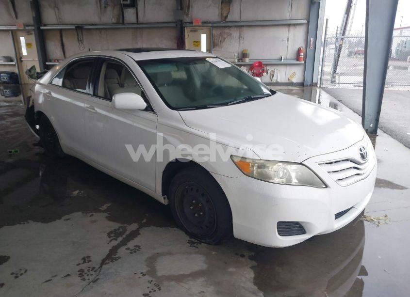 2010 Toyota Camry LE (VIN 4T4BF3EKXAR062536) main photo
