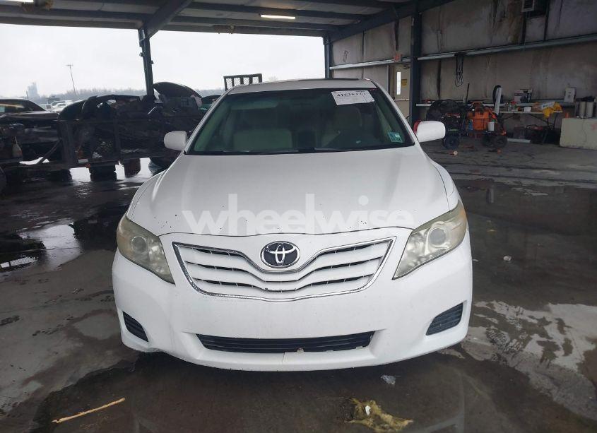 Photo 12 of 2010 Toyota Camry LE (VIN 4T4BF3EKXAR062536)