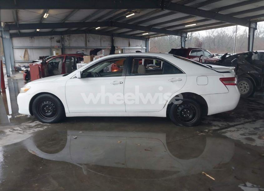 Photo 14 of 2010 Toyota Camry LE (VIN 4T4BF3EKXAR062536)